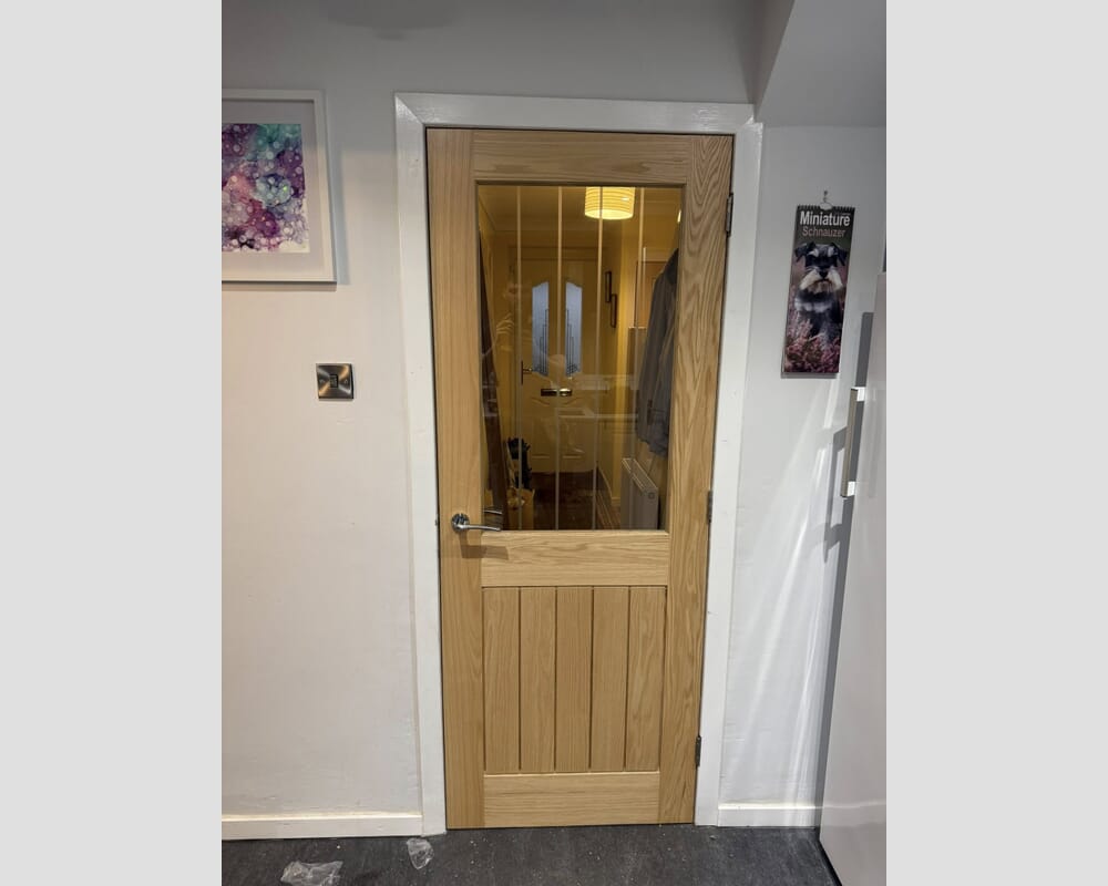 610x1981x35mm (24") Cottage Oak Clear Glass with Frosted Lines - Prefinished Internal Doors